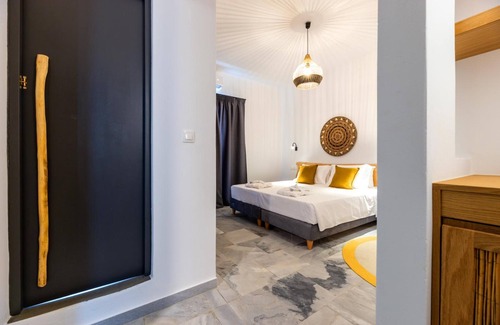 Krotiri Hotel | Omilos Beachfront House