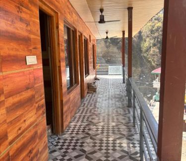 Kharsali Casa | Omji - Susharda Sewa Sansthan Jankichatti Near Yatra Starting Point, Yamunotri