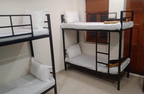 Goregaon West Casa | Omkar Galaxy Executive Guest House & AC Dormitory Nr Nesco Mumbai