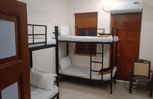 Goregaon West Casa | Omkar Galaxy Executive Guest House & AC Dormitory Nr Nesco Mumbai