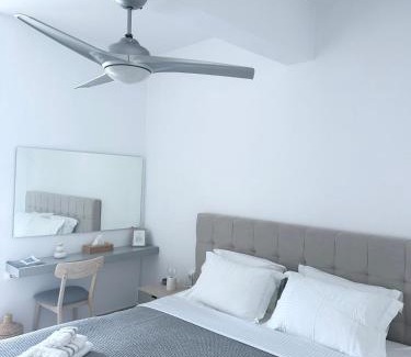 Antiparos Casa | Omma, la Main Street suite