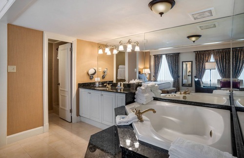 French Quarter Hotel | Omni Royal Orleans Hotel