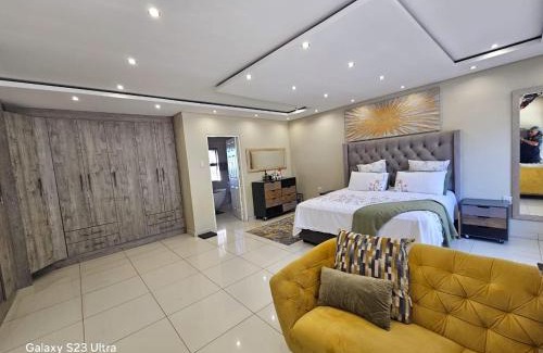 Rustenburg Casa | Omosa Guest House