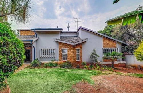Greater Johannesburg Metropolitan Area Casa | Omphile Retreat