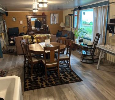 Omro Casa | Omro riverfront