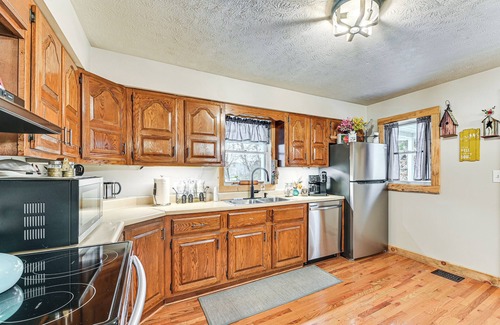 Mize Casa | On 220 Acres: Home w/ Trails in West Liberty!
