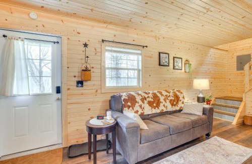 Zanesville Casa | On 40 Acres Charming Cabin in Zanesville!