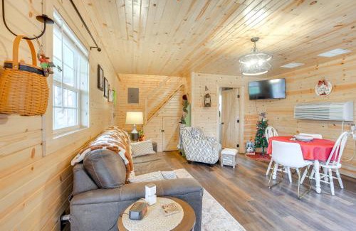 Zanesville Casa | On 40 Acres Charming Cabin in Zanesville!
