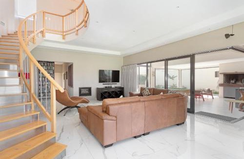 Sunset Beach Villa | On 8th Green Worthing Villa