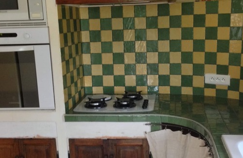 Saint-Michel-l'Observatoire Casa | On a Luberon hillside, a bright, spacious village house with great views.