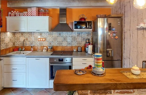 Vouleme Casa | On an idyllic corner of earth this charming and beautiful stone house welcomes you.