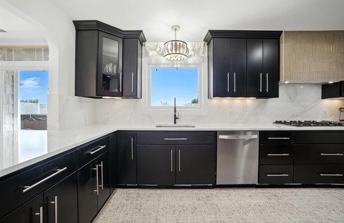 Bayview Casa | On Beach 3BD+Loft: Sauna|HotTub|Billard|FencedDeck