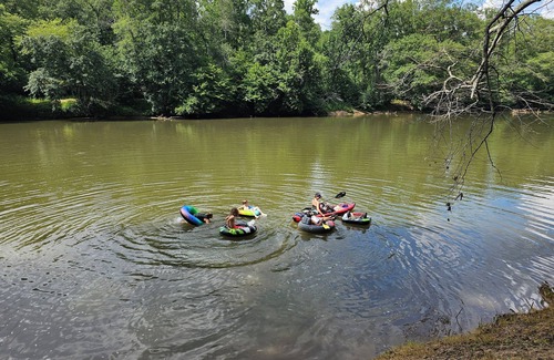 Mooresboro Alquiler De RV | On Broad River, Lot for Camper/RV , Pet Friendly, Fishing, Kayaking & Firepit