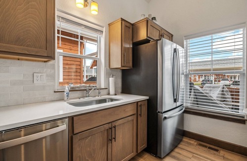Dover Bay Casa | On Golden Pend Oreille - 3 Bedroom 2 Bath Parkside Bungalow
