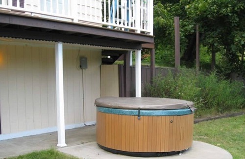 Maryland Casa | En el lago Goodyear: muelles y juguetes para el lago: canoas, bote de remos, trampolín acuático