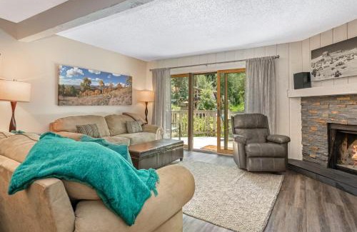 Vail Apartamento | On Gore Creek, Pet Friendly, Steps from Free Bus Stop & Great Value