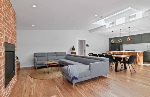 Bathurst Casa | On Havannah - Luxe CBD Entertainer, Sleeps 8
