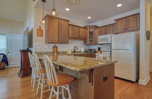 Inman Casa | On Lake Bowen- Large dock, Million $ views, cozy and clean!
