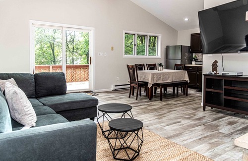 Briar Crest Woods Casa | ~On Lake Time~ BCW273 ~ 5EDROOMS~ Hot tub~2.5 miles to Big Boulder Ski