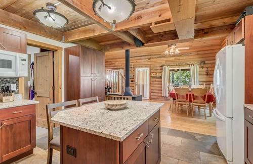 Tollgate Canyon Cabina | On Mountain Time Cabin