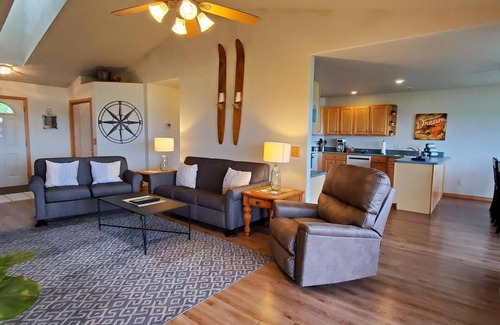 Holiday Island Casa | EN MONTAÑA con vistas incre��bles del lago y la isla!