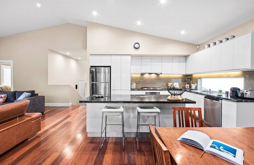 Calare Casa | On Par for a Great Escape