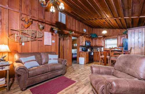 Heber Springs Cabina | On River Time at Lobo #9! Cabin on Little Red River in Heber Springs