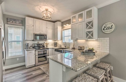 Ono Island Cabaña | On-Site Beach Bar: Sunny Perdido Key Cottage!