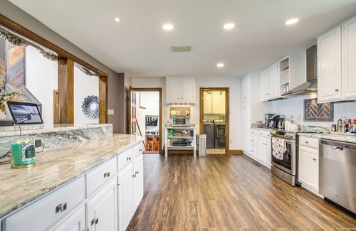 Queenstown Casa | On-Site Boat Dock: Queenstown Home w/ Pool & Yard!