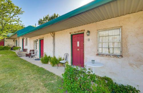 Lake Whitney Apartamento | On-Site Hiking Trails Lake Whitney Studio!
