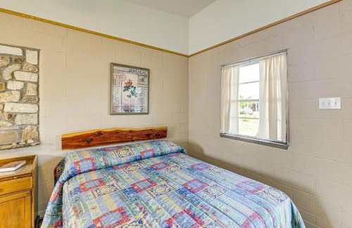 Lake Whitney Apartamento | On-Site Hiking Trails Lake Whitney Studio!