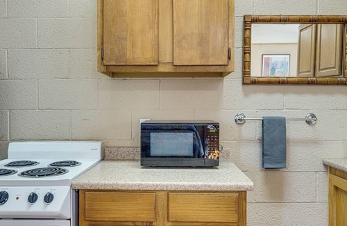 Lake Whitney Apartamento | On-Site Hiking Trails: Lake Whitney Studio!