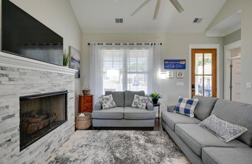 Greenwood Casa | On-Site Lake with Boat Ramp Greenwood Retreat!