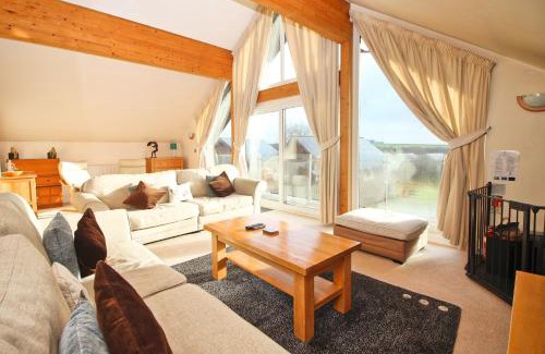 Winnard's Perch Casa | ON-SITE WATERSPORTS family lodge