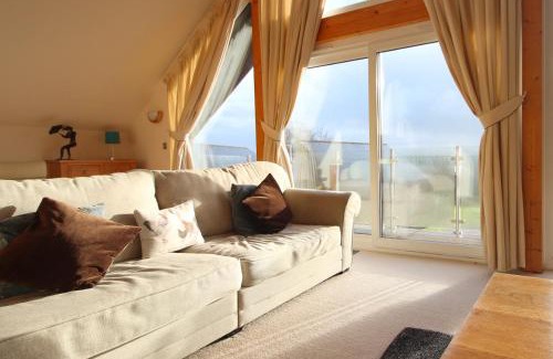 Winnard's Perch Casa | ON-SITE WATERSPORTS family lodge
