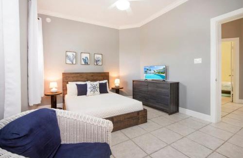 Old Man Bay Casa | On the Bay #103 Condo