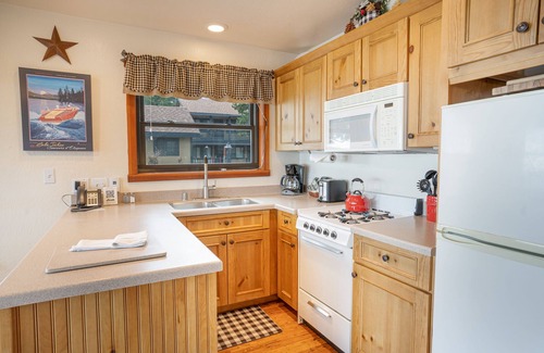 Tahoe Vista Cabaña | "On the Beach" Cabin Perfect for 2! Lake Front!