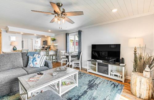 Surfside Beach Apartamento | On-The-Beach Escape Oceanfront in Surfside!