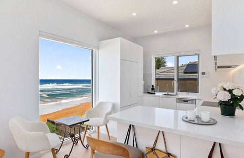 Mona Vale Apartamento | "On The Beach" - The ocean is your backyard