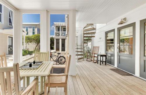 Seaside Casa | On the Beach