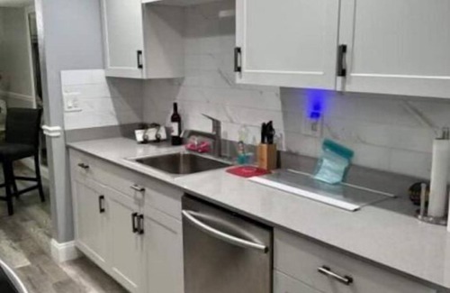 Lauderhill Casa | On the beautiful lake, it is close to the airport, malls,restaurants ,beach etc.