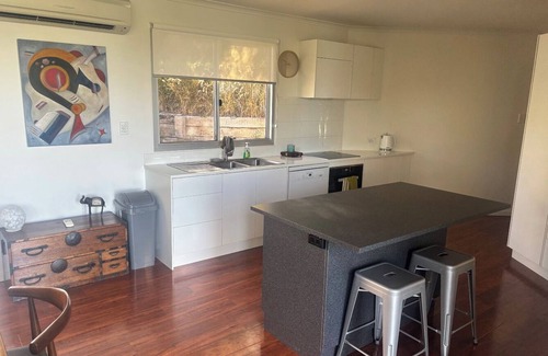 Jervois Casa | On The Bend- Absolute Waterfront Retreat