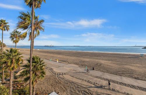 Alamitos Beach Casa | On the Boardwalk