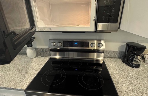 Tuttle West Apartamento | On the border of Hillard/Dublin! 2 bed 2 bath, 1st floor!