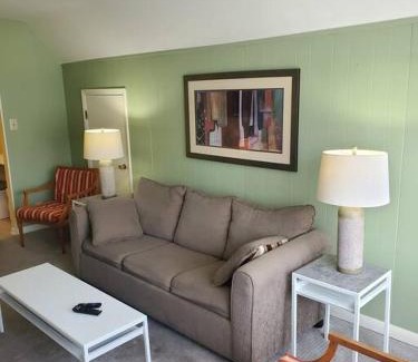 Milwaukee Apartamento | On the Boulevard near UW-Milwaukee