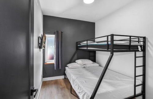 Manitoulin District Apartamento | On The Dock by Westlynn