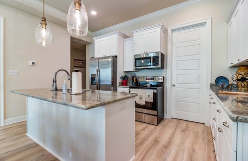Pascagoula Casa | On The Dock Of The River