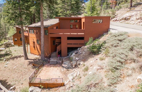 Alpine Meadows Casa | En la BR Edge- contemporáneo 4 en Alpine Meadows