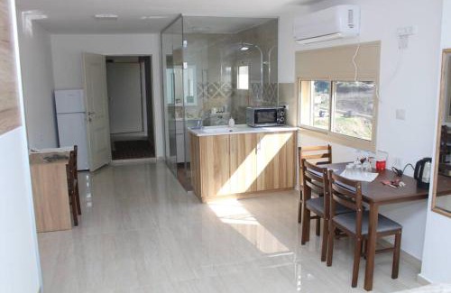 Masade Apartamento | On the edge of the river על קצה הנחל