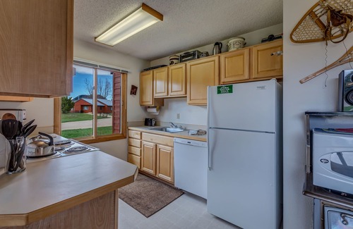 Clark Cabina | On the Elk River and has a spectacular view of Mt. Zirkel